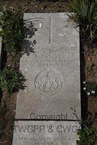 Wimereux Communal Cemetery - Cosgrove, T
