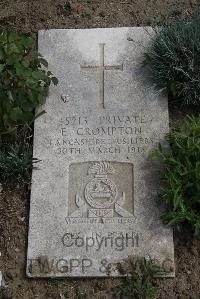 Wimereux Communal Cemetery - Crompton, Edward
