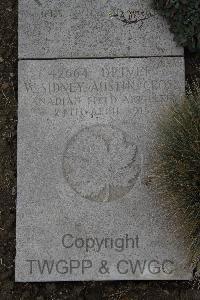 Wimereux Communal Cemetery - Cross, William Sidney Austin
