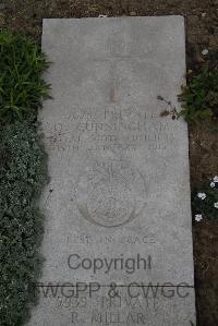 Wimereux Communal Cemetery - Cunningham, Owen