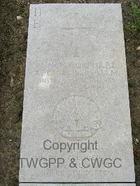Wimereux Communal Cemetery - Chambers, Roy