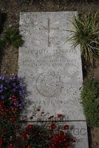 Wimereux Communal Cemetery - Dawes, Edwin