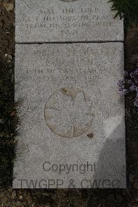 Wimereux Communal Cemetery - Dorian, F