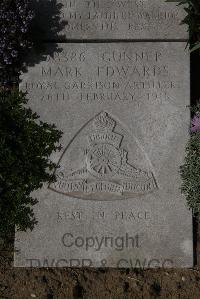 Wimereux Communal Cemetery - Edwards, Mark