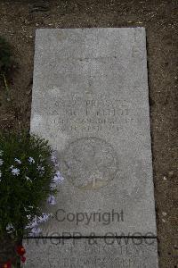 Wimereux Communal Cemetery - Elliot, Alexander McLaren