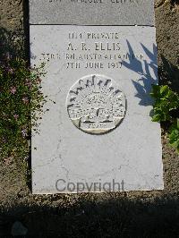 Wimereux Communal Cemetery - Ellis, Arthur Raymond