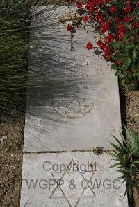Wimereux Communal Cemetery - Ellis, F B
