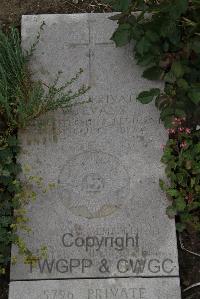 Wimereux Communal Cemetery - Evans, William