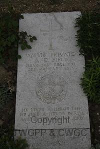 Wimereux Communal Cemetery - Field, Arthur Edward