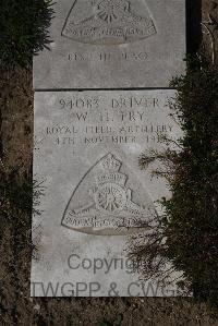 Wimereux Communal Cemetery - Fry, William John Henry
