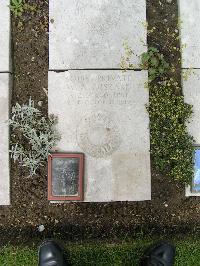 Wimereux Communal Cemetery - Fuszard, Winter Arnold