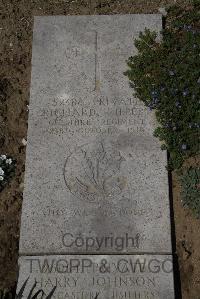 Wimereux Communal Cemetery - Gilbert, Richard