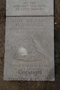 Wimereux Communal Cemetery - Hadley, Harry John
