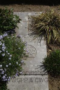 Wimereux Communal Cemetery - Hanson, V