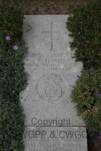 Wimereux Communal Cemetery - Harris, Evan