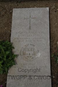 Wimereux Communal Cemetery - Hatton, Basil Vivian