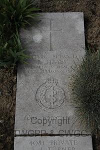 Wimereux Communal Cemetery - Hayes, P
