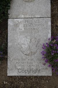 Wimereux Communal Cemetery - Hermanson, Magdal