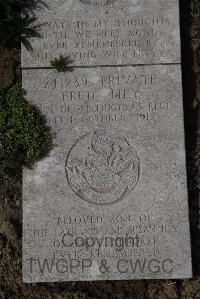 Wimereux Communal Cemetery - Hey, Fred