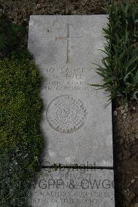 Wimereux Communal Cemetery - Hill, David