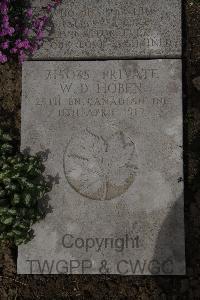 Wimereux Communal Cemetery - Hoben, William Donald