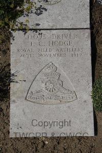 Wimereux Communal Cemetery - Hodge, Thomas Clifford