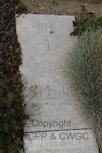 Wimereux Communal Cemetery - Holding, Sidney