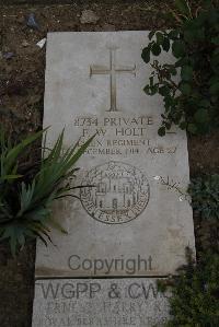 Wimereux Communal Cemetery - Holt, Francis William