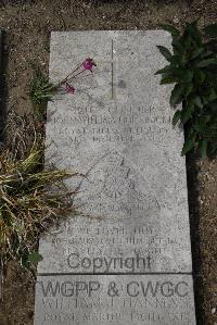 Wimereux Communal Cemetery - Hornbuckle, John William
