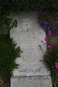 Wimereux Communal Cemetery - House, Robert Angus