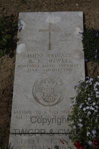 Wimereux Communal Cemetery - Howell, Albert Edward