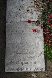 Wimereux Communal Cemetery - Howlett, Thomas Harold