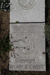 Wimereux Communal Cemetery - Hughes, Herbert