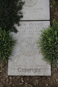 Wimereux Communal Cemetery - Hughes, Joseph