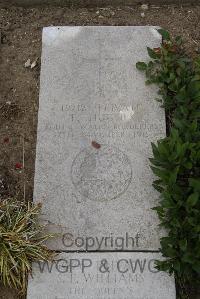 Wimereux Communal Cemetery - Hughes, T