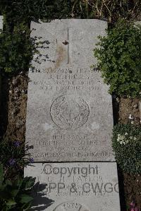 Wimereux Communal Cemetery - Hussey, James Norman