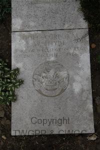 Wimereux Communal Cemetery - Hyde, W