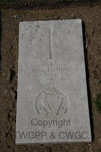 Wimereux Communal Cemetery - Hyndman, Val