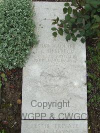 Wimereux Communal Cemetery - Hesebeck, Frederick Edward