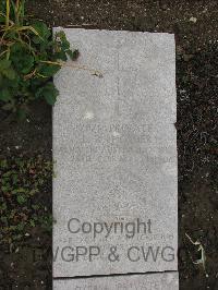 Wimereux Communal Cemetery - Holder, John Reuben