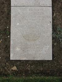 Wimereux Communal Cemetery - Hunter, Basil Benjamin James