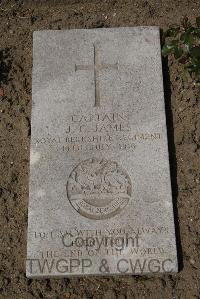 Wimereux Communal Cemetery - James, Joe Conquest