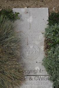 Wimereux Communal Cemetery - Johnson, Harry