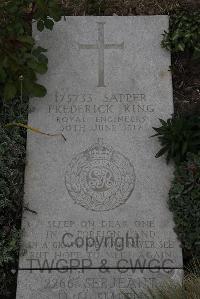 Wimereux Communal Cemetery - King, Frederick