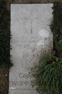 Wimereux Communal Cemetery - Knowles, Ronald O.