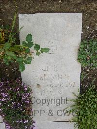 Wimereux Communal Cemetery - Kampe, Karl