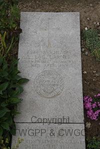 Wimereux Communal Cemetery - Larner, L L G