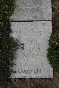 Wimereux Communal Cemetery - Lewis, Arthur Reginald