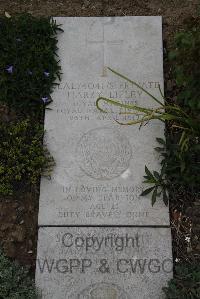 Wimereux Communal Cemetery - Lifley, Harry