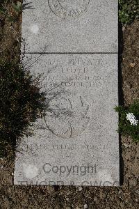 Wimereux Communal Cemetery - Lloyd, Elias